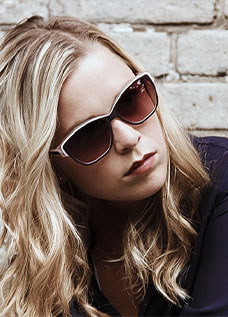 Foto Frau mit Sonnenbrille